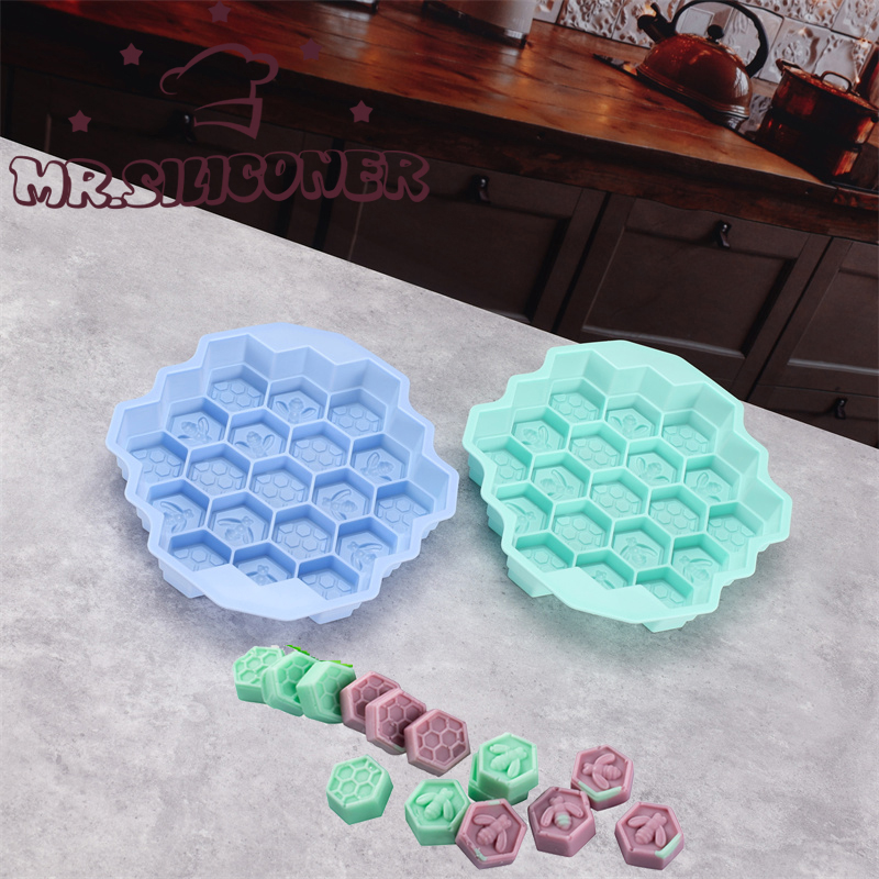 Silicone 19 Mobile Bee Honeyco - Candle Making Supplies Online recension och pris